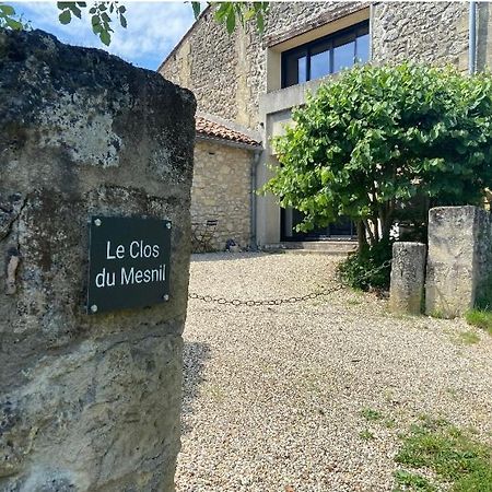 Le Clos Du Mesnil, Logement Totalement Independant Le Tourne Exterior foto